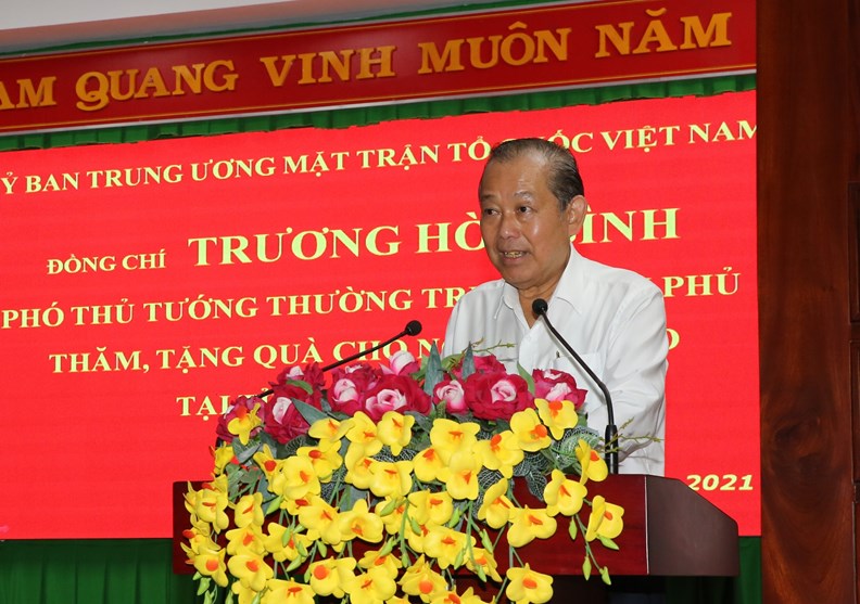 Phó Thủ tướng Thường trực thăm, tặng quà Tết người dân nghèo tỉnh Sóc Trăng - ảnh 1